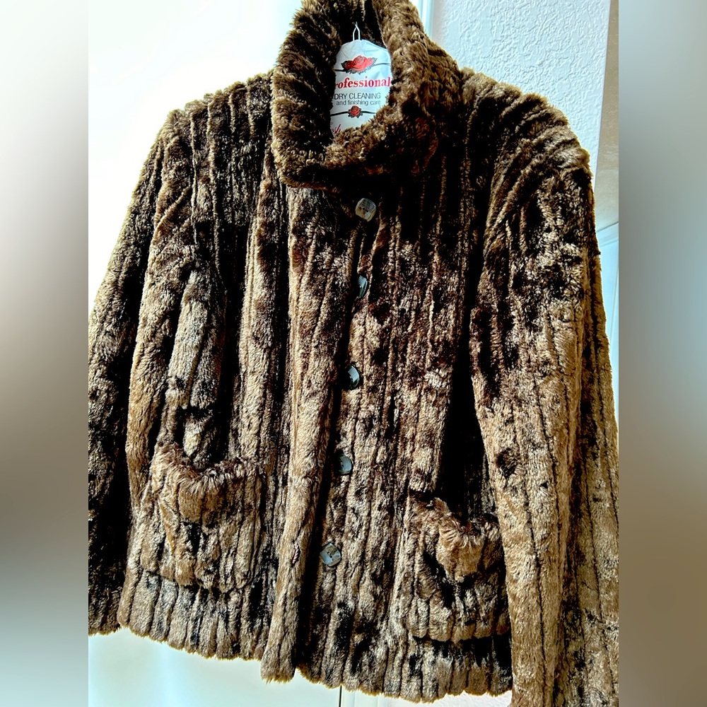 Women’s faux fur jacket